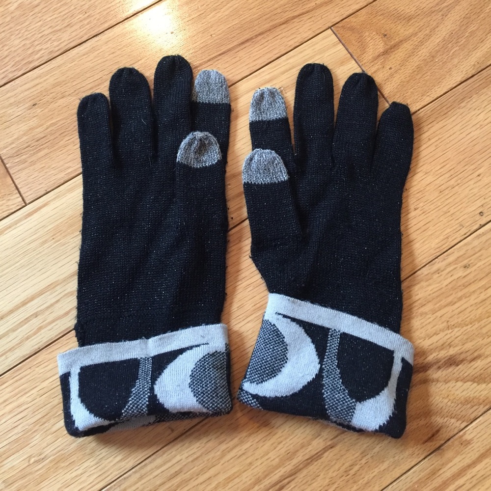 Coach gloves
